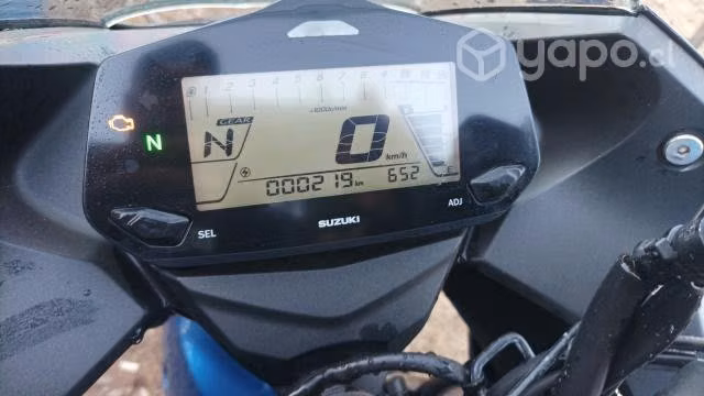 Moto zuzuzki gizzer año 2023