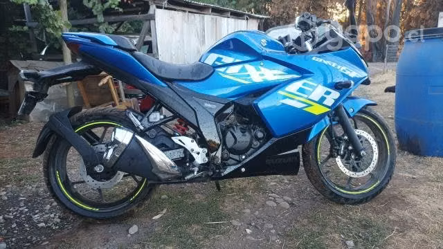 Moto zuzuzki gizzer año 2023