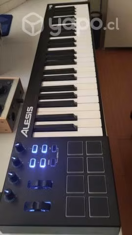 Controlador Midi Alesis V49 - 49 Teclas