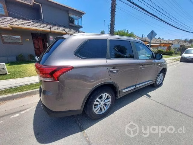 Mitsubishi outlander 2017