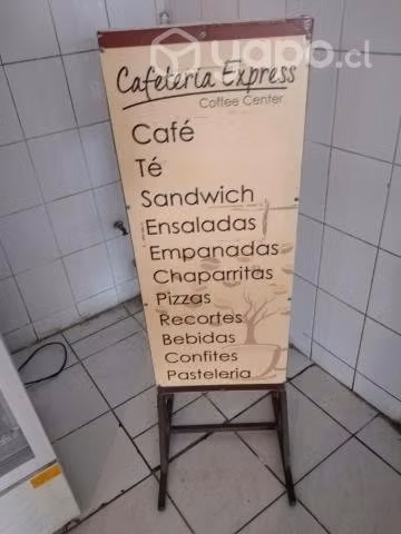 Vitrinas y muebles