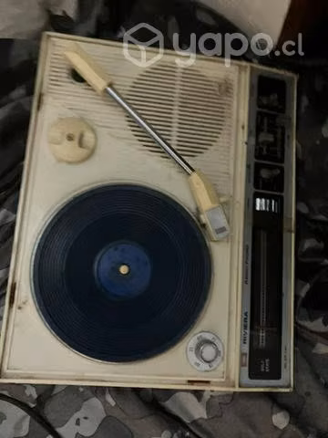 Tocadiscos antiguo + dos discos