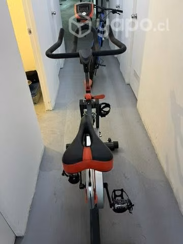 Bicicleta estática semi nueva - Imagen 4