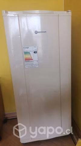 Refrigerador marca Mademsa