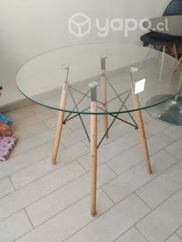 Mesa de vidrio transparente