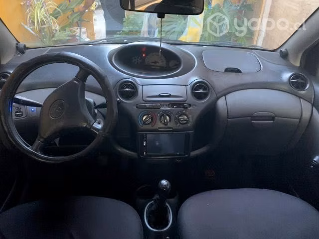 Toyota yaris sedan 2004