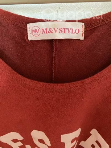 Polera de gamuza burdeo talla M