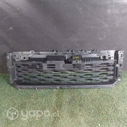 Rejilla de parachoque mitsubishi l