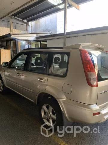 Nissan x-trail 4x4 año 2004,automatica con sunroof
