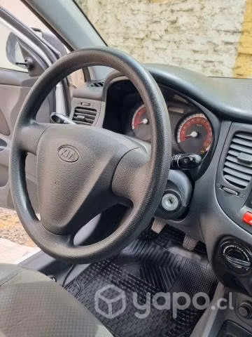 Kia motors rio 2011
