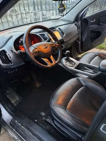 Auto familiar excelente oportunidad - Imagen 5