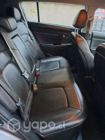 Auto familiar excelente oportunidad - Imagen 6
