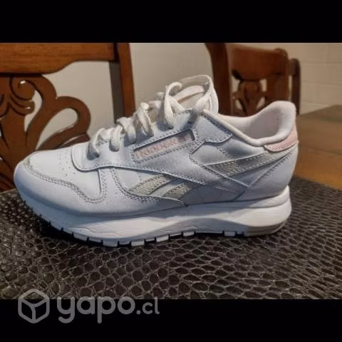 Zapatilla marca reebok
