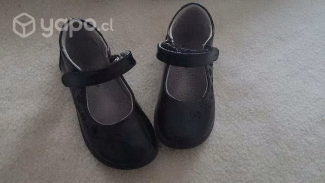 Zapato de Charol Talla 28 Impecable - Imagen 2