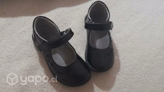 Zapato de Charol Talla 28 Impecable