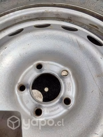 Neumatico y llanta peugeot r15