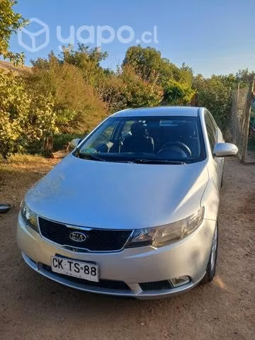 Se vende Kia Cerato - Imagen 2