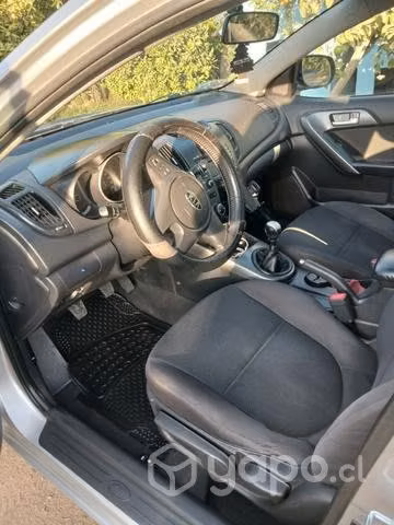 Se vende Kia Cerato - Imagen 5