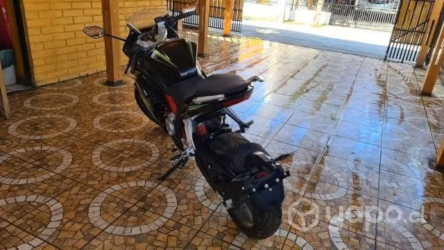 Se vende moto Loncin gp300 Patente WFH-87