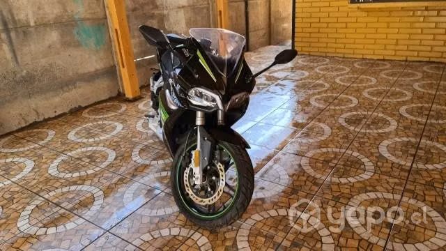 Se vende moto Loncin gp300 Patente WFH-87