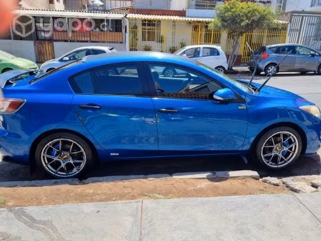 Vendo o permuto Nissan juke + mazda axela 2012