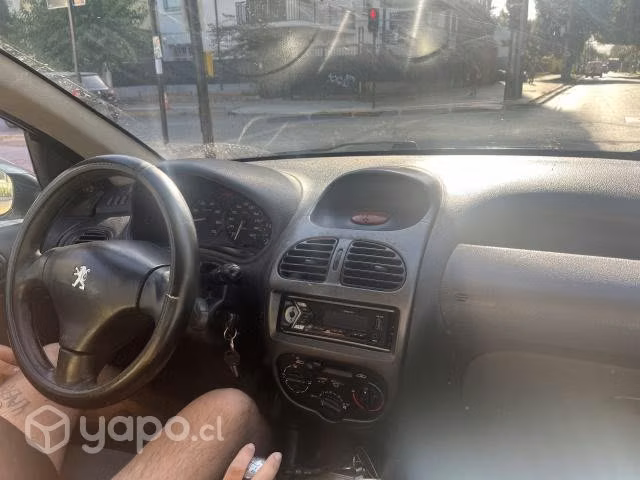 Se vende auto PEUGEOT 206