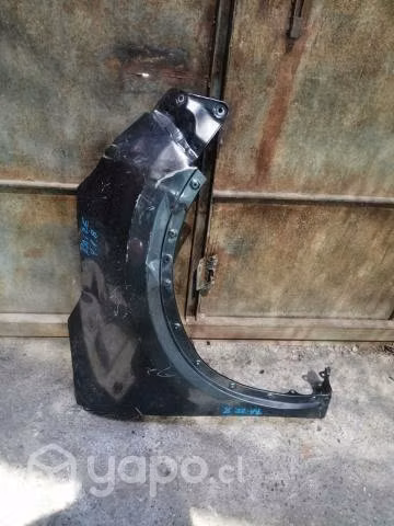 Tapabarro derecho toyota raize original