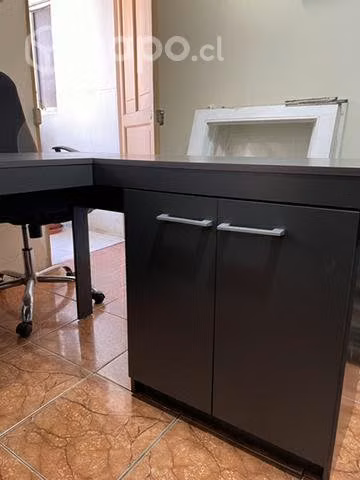 Escritorio con poco uso