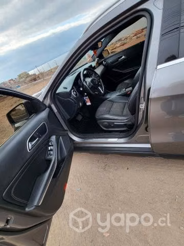 Vendo Mercedez GLA200 2015