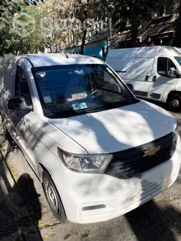 Furgon chevrolet n400 max unico dueño - Imagen 6