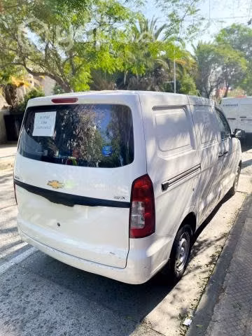 Furgon chevrolet n400 max unico dueño - Imagen 3