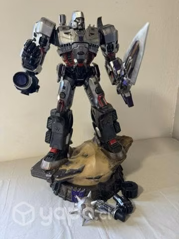 Estatua Megatron Transformers Prime 1
