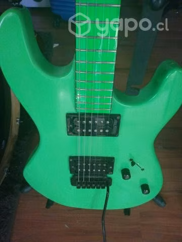 Guitarra dean verde neon , única en Chile