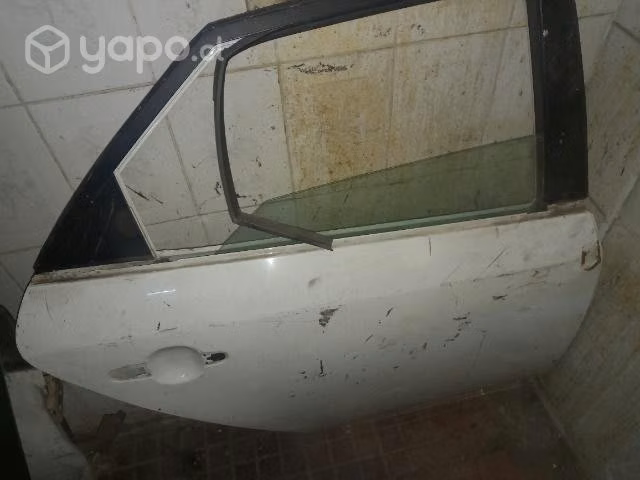 Puerta trasera derecha kia cerato 5 2011