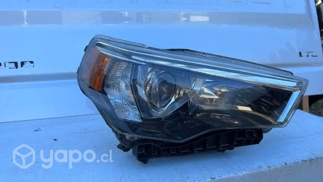 Toyota 4runner optico derecho (14-17)