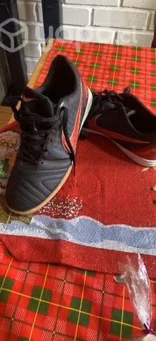Zapatilla Futsal talla 41 - Imagen 2