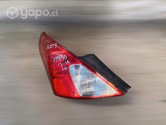 Foco trasero lh nissan versa 2012-2019