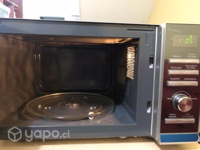 Refrigerador + Horno Microondas