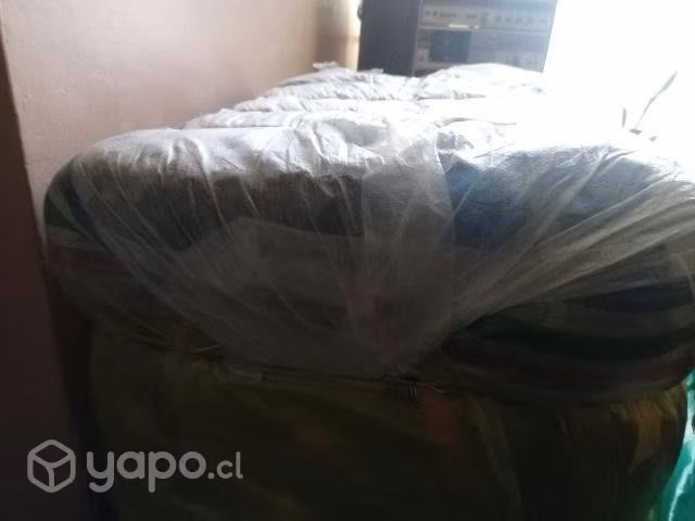 Fardo de ropa 130 prendas aprox
