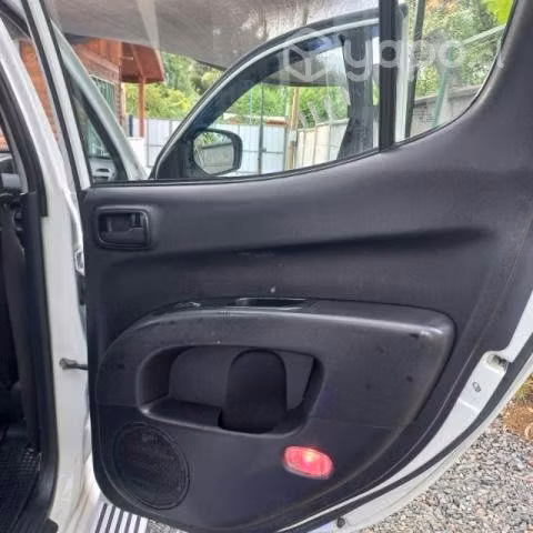 Se vende camioneta Mitsubishi l-200 doble cabina