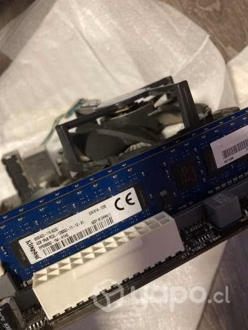 PC i3 8 GB RAM y monitor HP LV2311