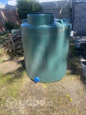 Esta que de agua para el campo 1000 litros