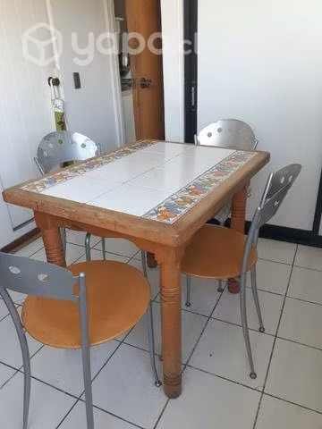 Mesa de comedor de diario con sillas