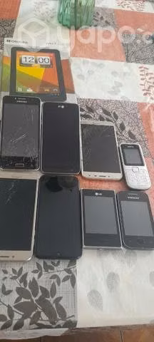 Varios celulares y una table