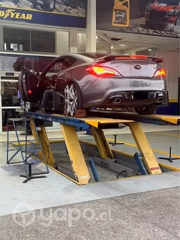 Hyundai genesis 2012