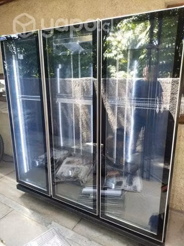 Refrigerador con humidificador para flores