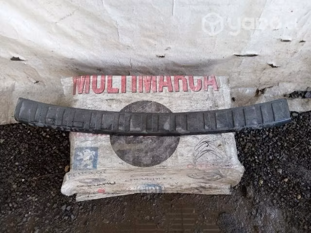 Moldura paradero trasero subaru forester