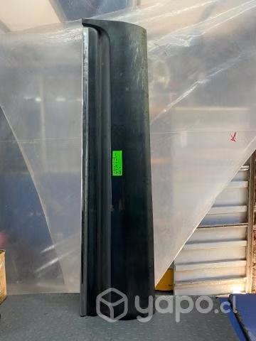 Moldura infer puerta del izq Ford Explorer 2013