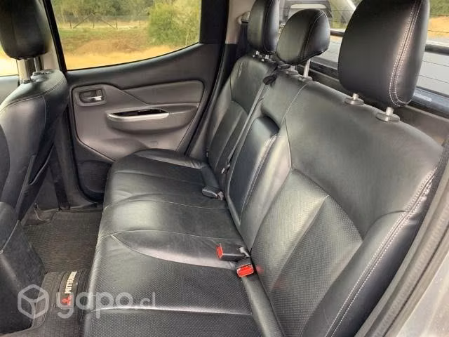 Se vende camioneta Mitsubishi - Imagen 2