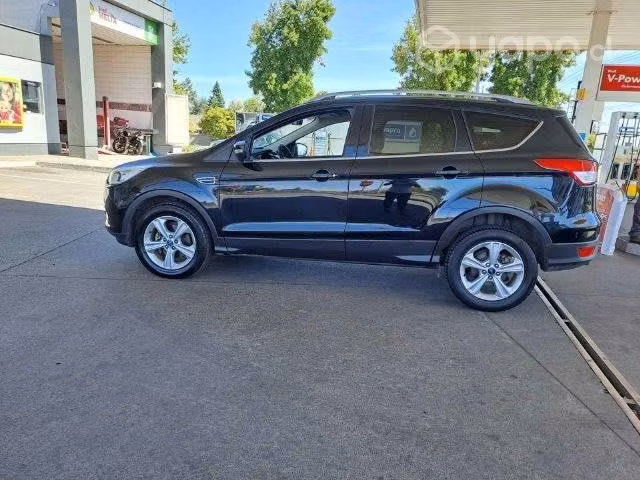 Se vende Ford Escape 2015